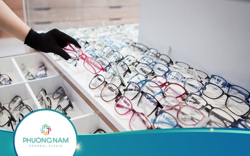 Cắt Kính Cận Giá Bao Nhiêu Tiền? – 3 Yếu Tố Quyết Định
