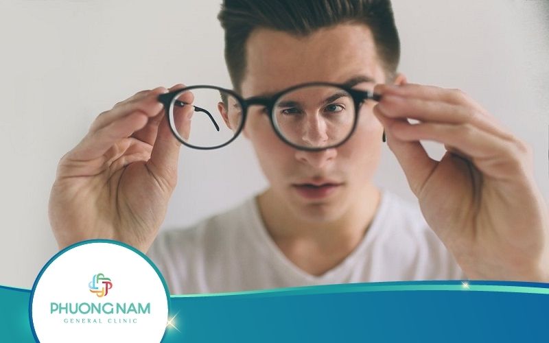 Loạn Thị Có Nên Đeo Kính Không? Cắt Kính Loạn Thị Bao Nhiêu Tiền?