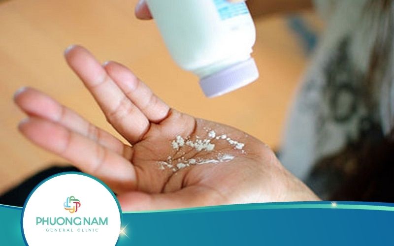 Phấn Rôm Có Bắt Nắng Không? Có Hại Cho Da Không?