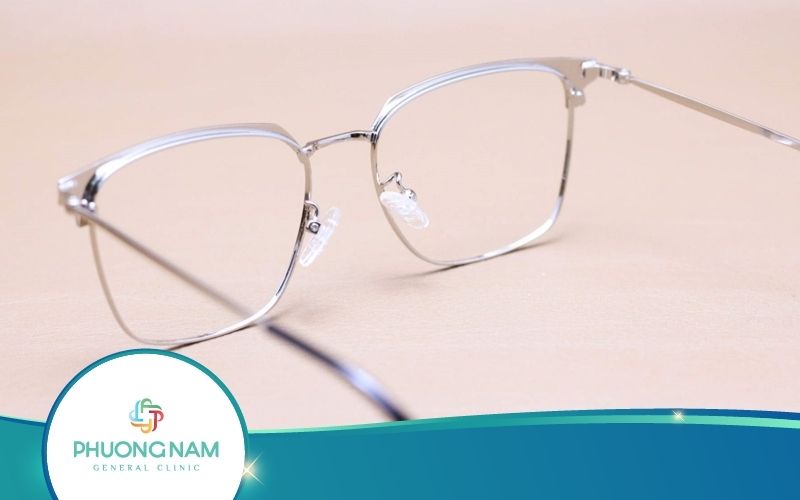 [Hỏi Đáp Nhanh] Thay Gọng Kính Giữ Tròng Có Được Không?