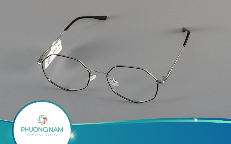 Tròng Kính Siêu Mỏng Giá Bao Nhiêu? Mua Ở Đâu Chất Lượng?