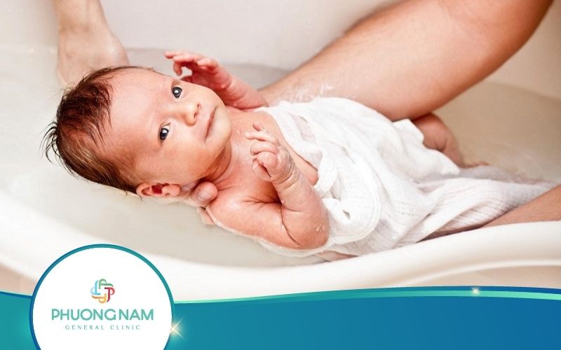 Cách Tắm Cho Trẻ Sơ Sinh Chưa Rụng Rốn Tại Nhà Đúng Nhất