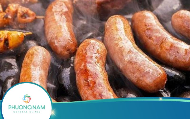 Lạp Xưởng Nướng Đá Có Gì Hot Mà Khiến Giới Trẻ Săn Lùng?
