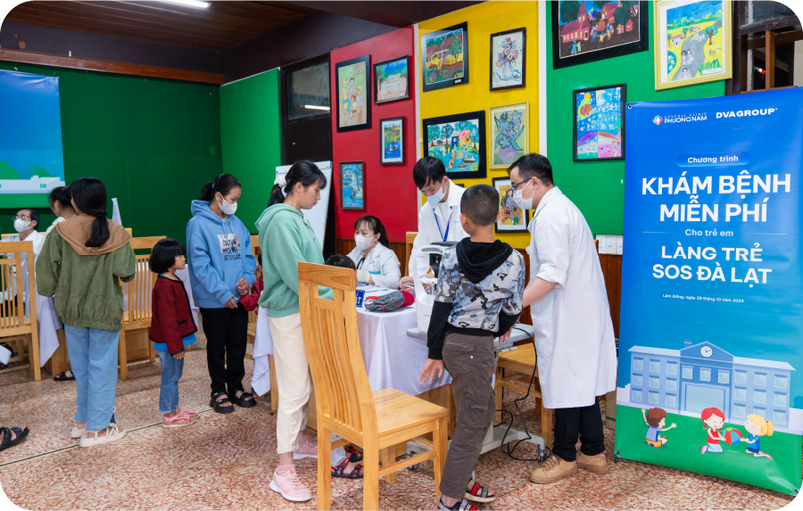 Khám bệnh, phát thuốc, tặng quà thiện nguyện trường thiểu năng Hoa Phong Lan