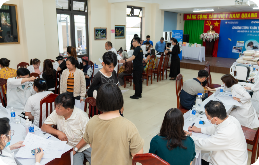 Khám bệnh, phát thuốc, tặng quà thiện nguyện trung tâm BTXH