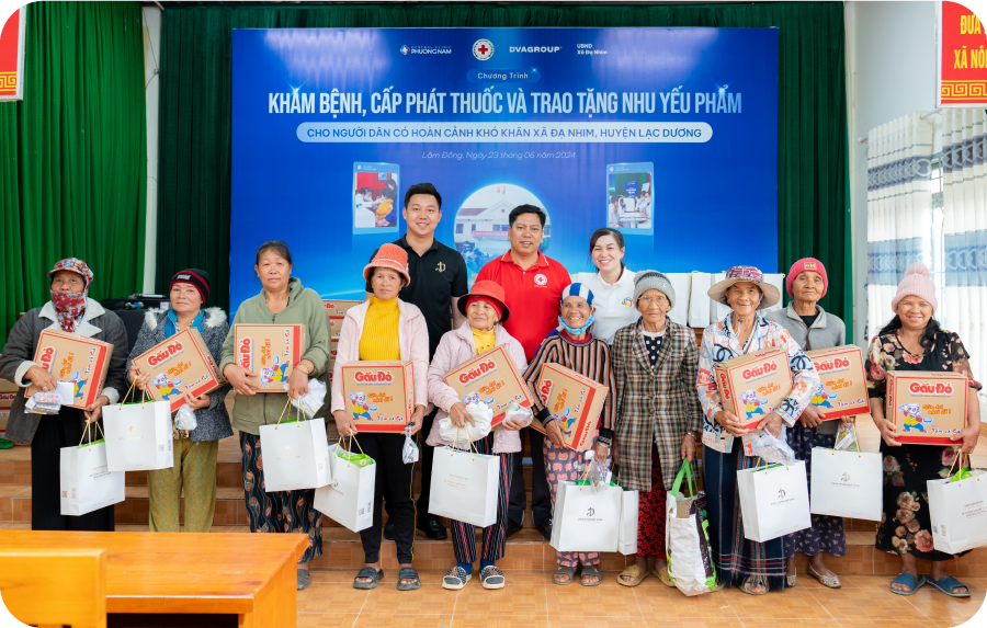 Khám bệnh, phát thuốc, tặng quà thiện nguyện cho đồng bào khó khăn của xã Đạ Nhim, xã Đạ Nhim